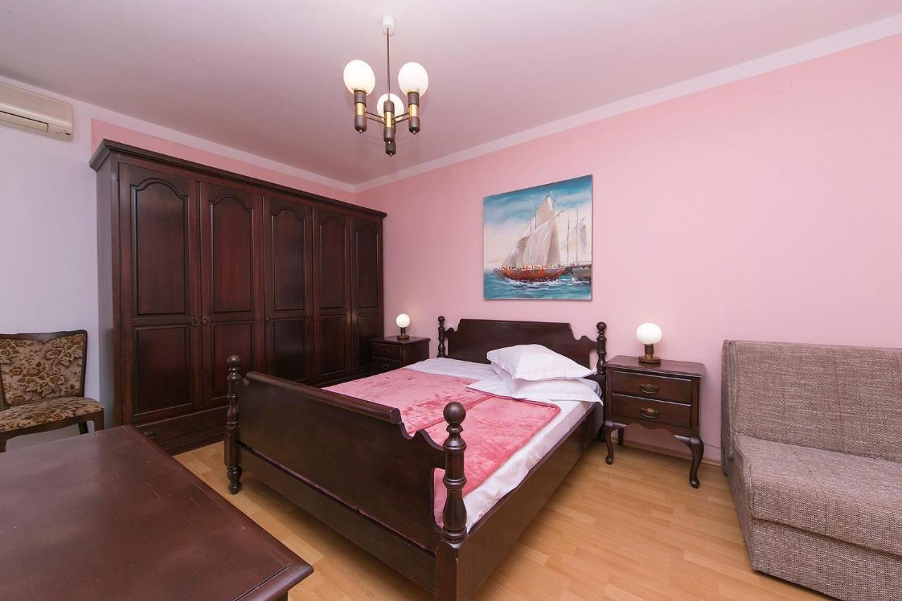 Apartments By The Sea Brela, Makarska - 20778 Buitenkant foto