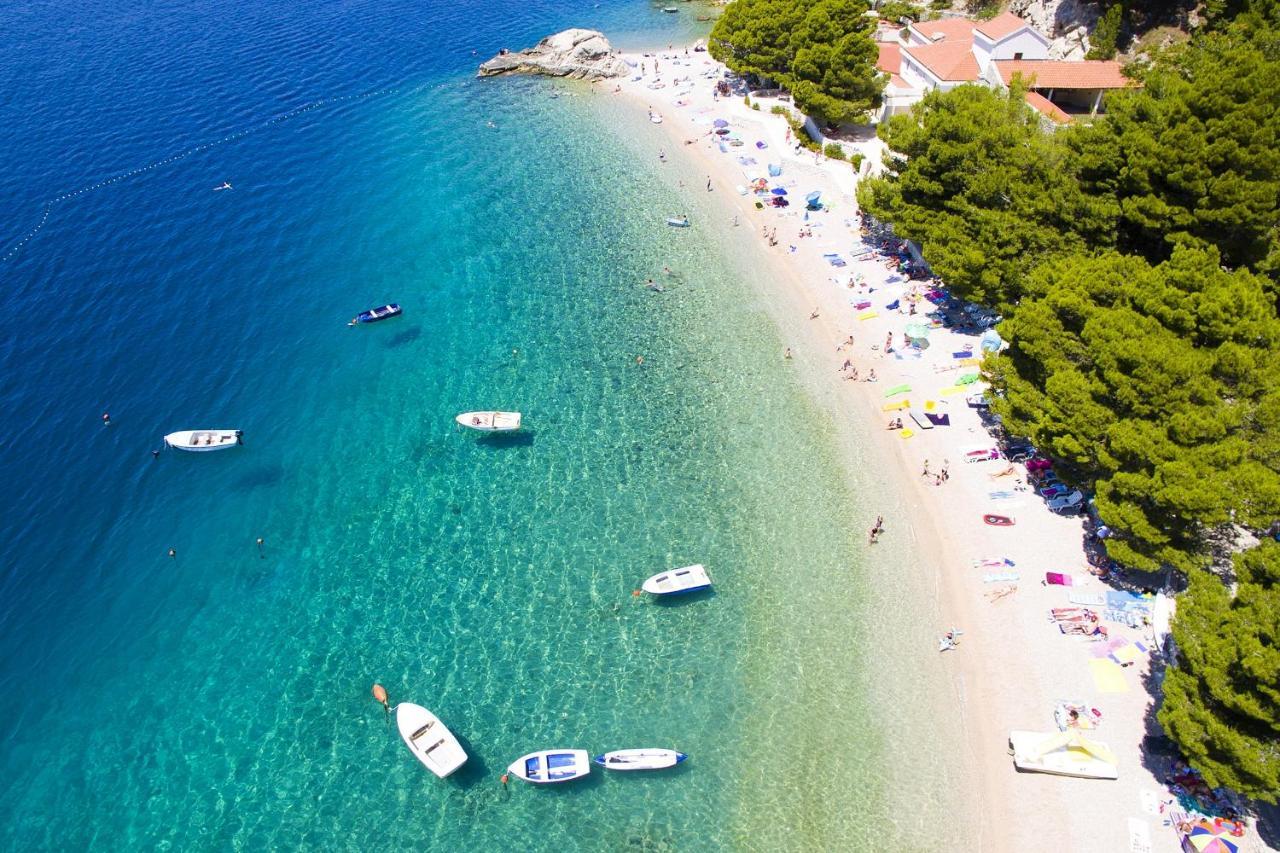 Apartments By The Sea Brela, Makarska - 20778 Buitenkant foto