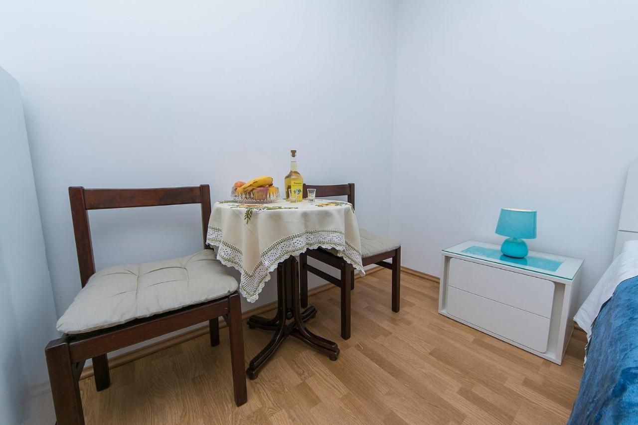Apartments By The Sea Brela, Makarska - 20778 Buitenkant foto
