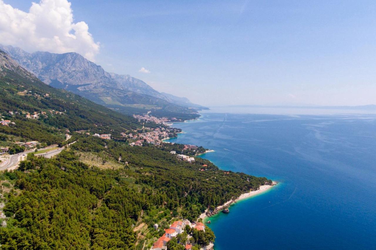 Apartments By The Sea Brela, Makarska - 20778 Buitenkant foto