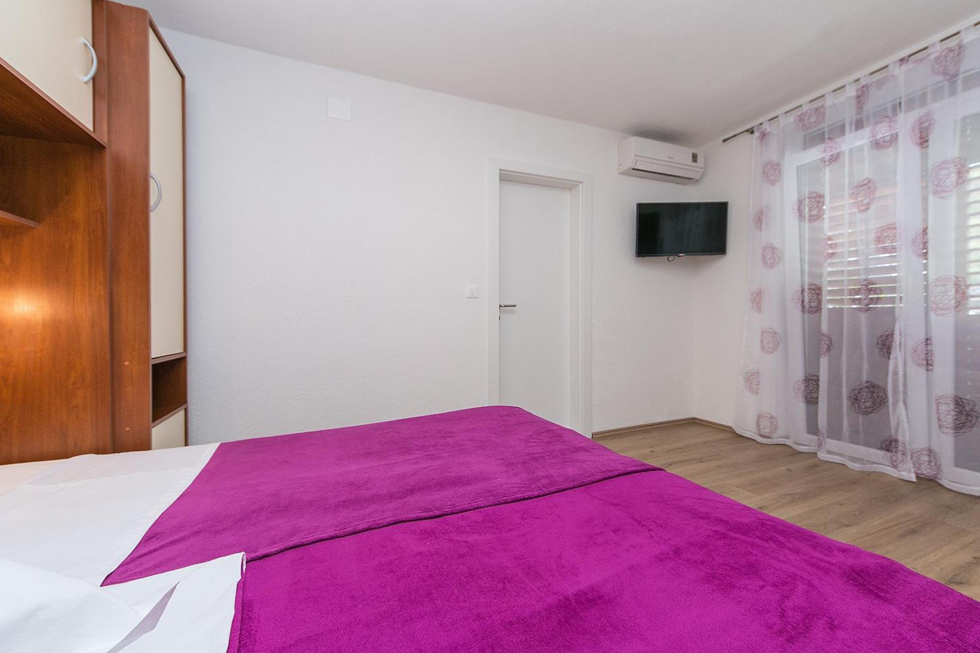 Apartments By The Sea Brela, Makarska - 20778 Kamer foto