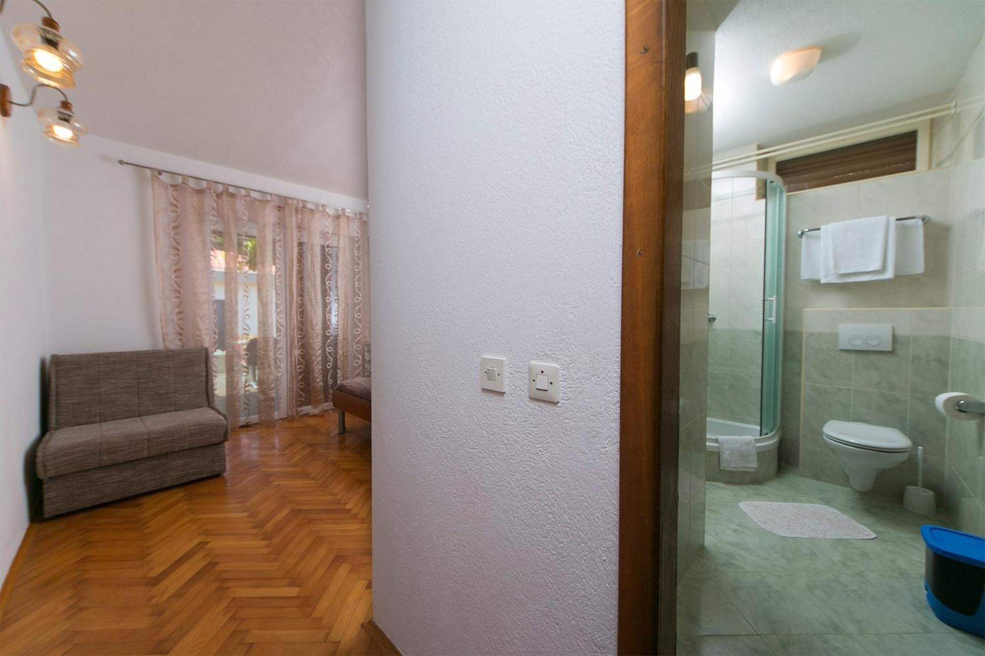 Apartments By The Sea Brela, Makarska - 20778 Kamer foto